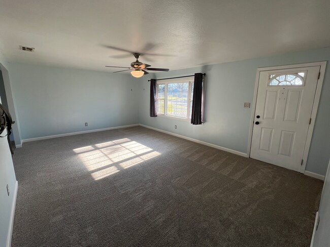 Building Photo - 1515 Pike Pkwy