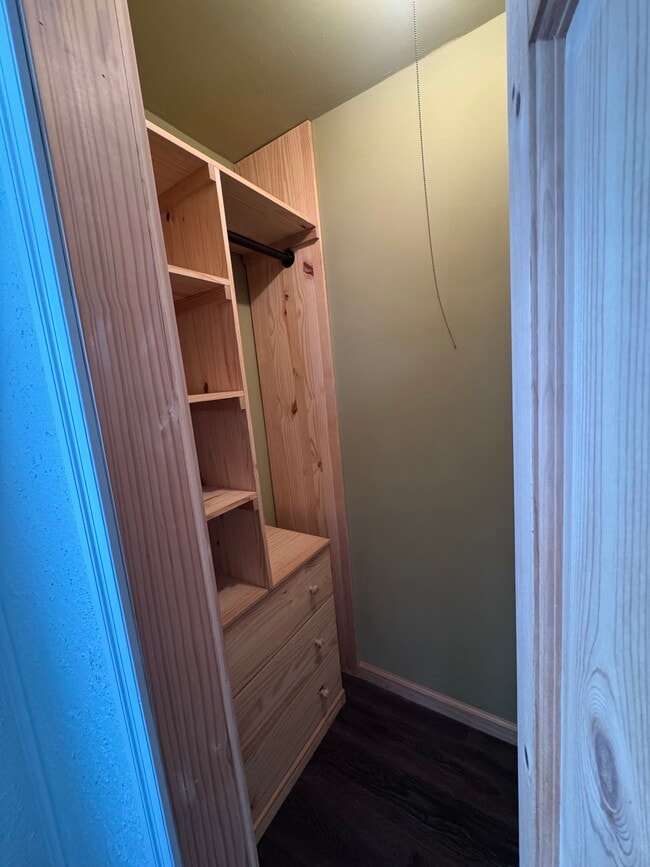 Building Photo - 2312 Newton St