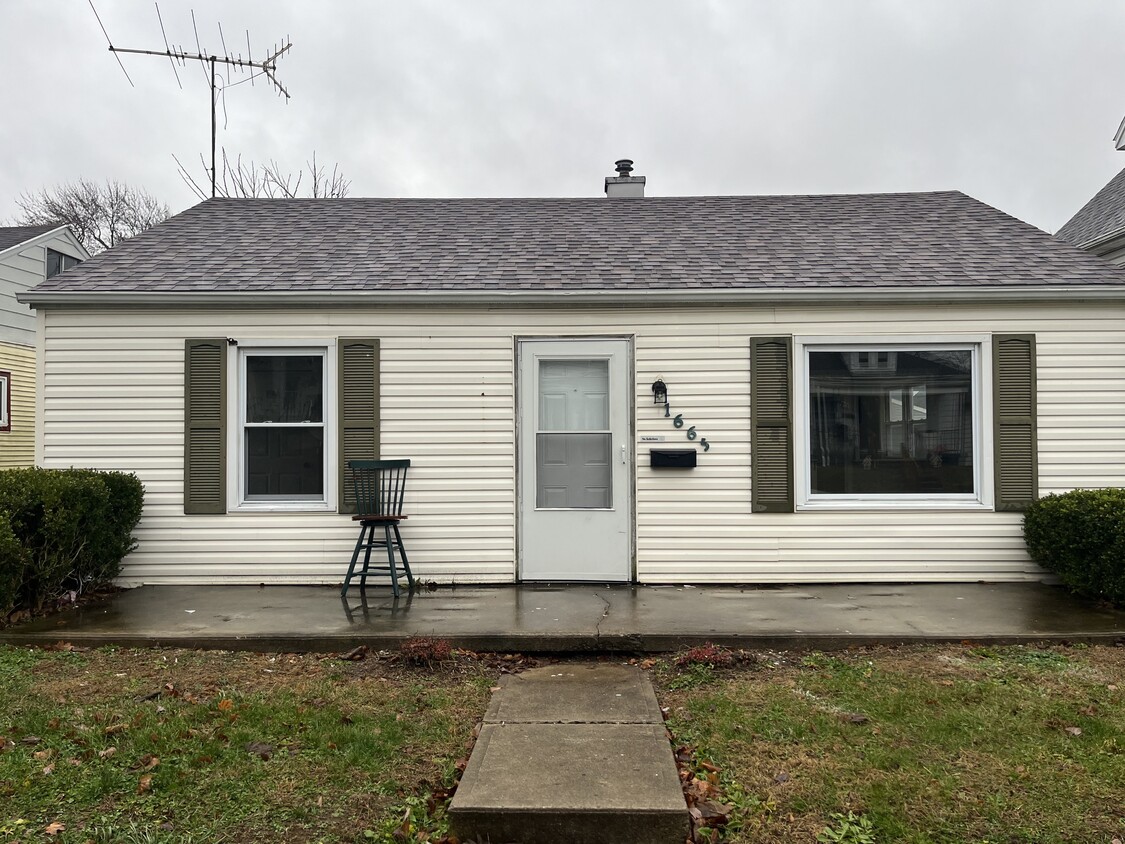 Primary Photo - 1665 Prospect St