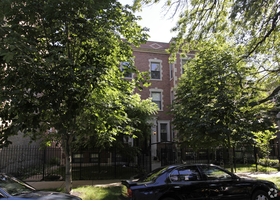 Primary Photo - 1523-1525 N Wicker Park Ave
