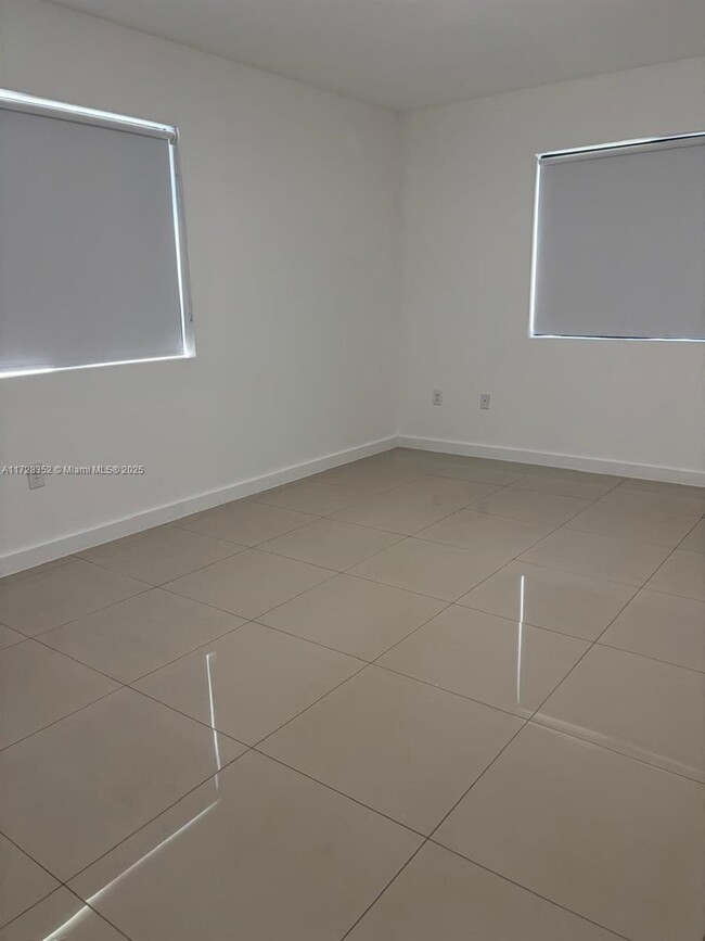 Foto del edificio - 423 E 27th St