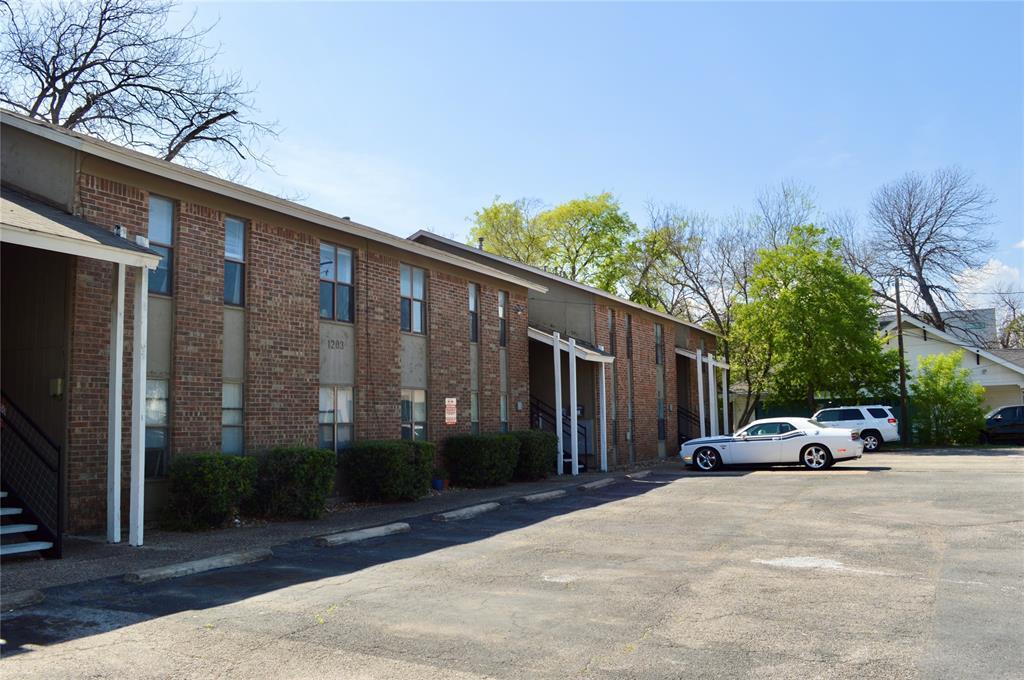 Foto principal - 1203 W 49th St