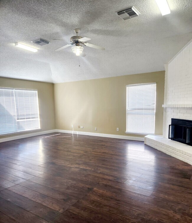 Building Photo - 6319 Pouter Dr