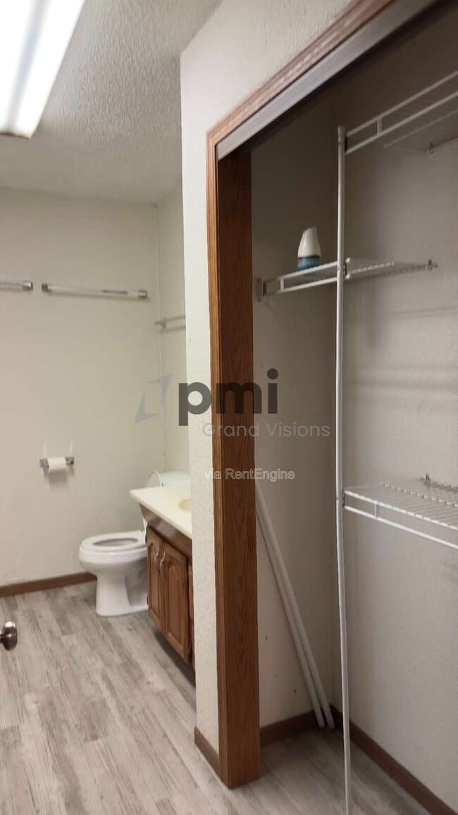 Foto del edificio - 1103 6th St