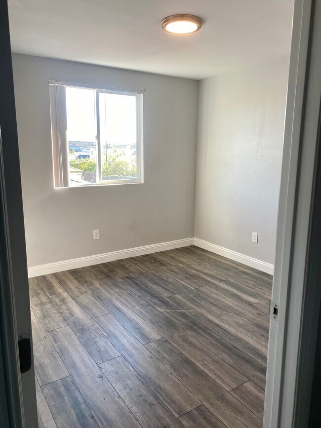 Bedroom/Window - 432 W 99th St