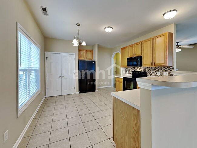 Foto del edificio - 8541 Boysenberry Ln