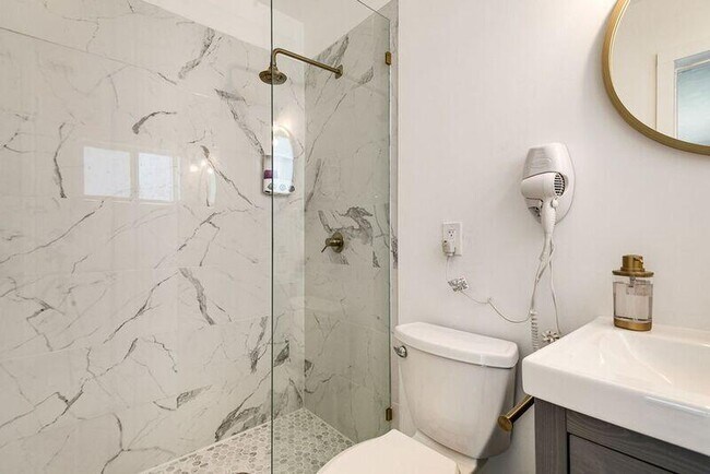 Foto del edificio - 601 NE 2nd St