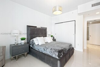 Building Photo - 17111 Biscayne Blvd
