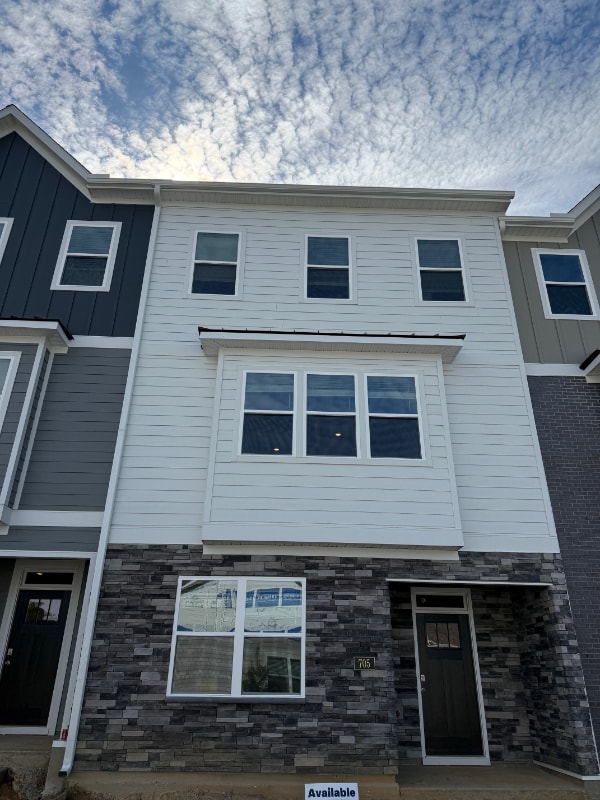 Building Photo - 705 Lucky Clover Wy