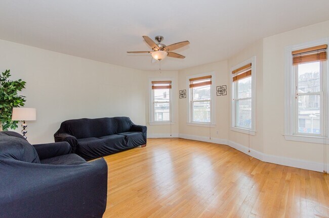 Photo - 126 Minden St Townhome