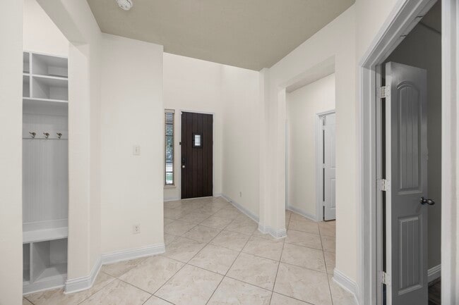 Building Photo - 8222 Lockridge Terrace Ln