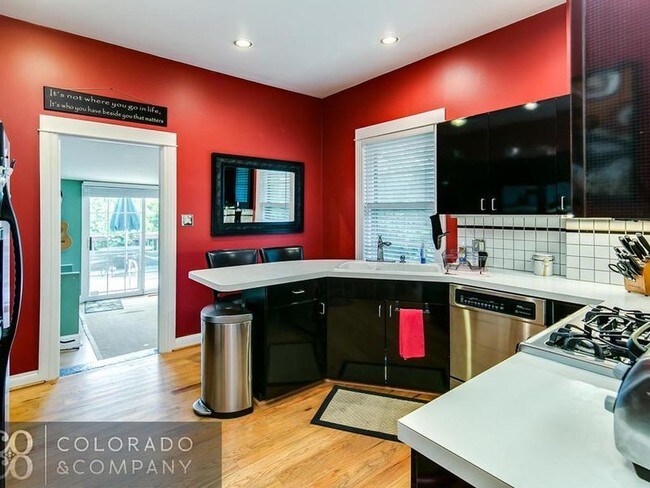 Foto del edificio - 854 S Clarkson St