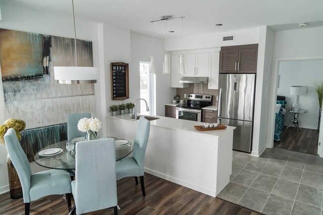 Building Photo - Kanata Lakes