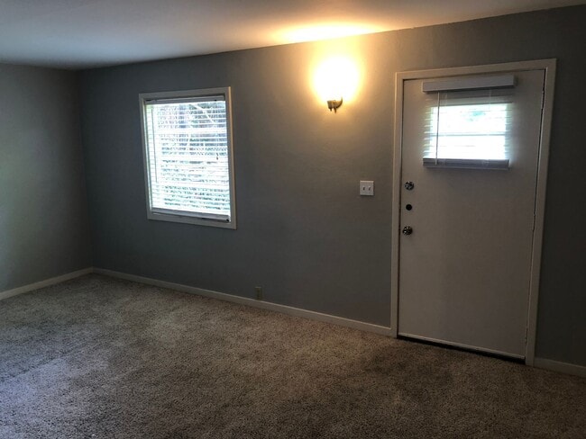 Building Photo - One Bedroom Cottage in the Heart of Salem