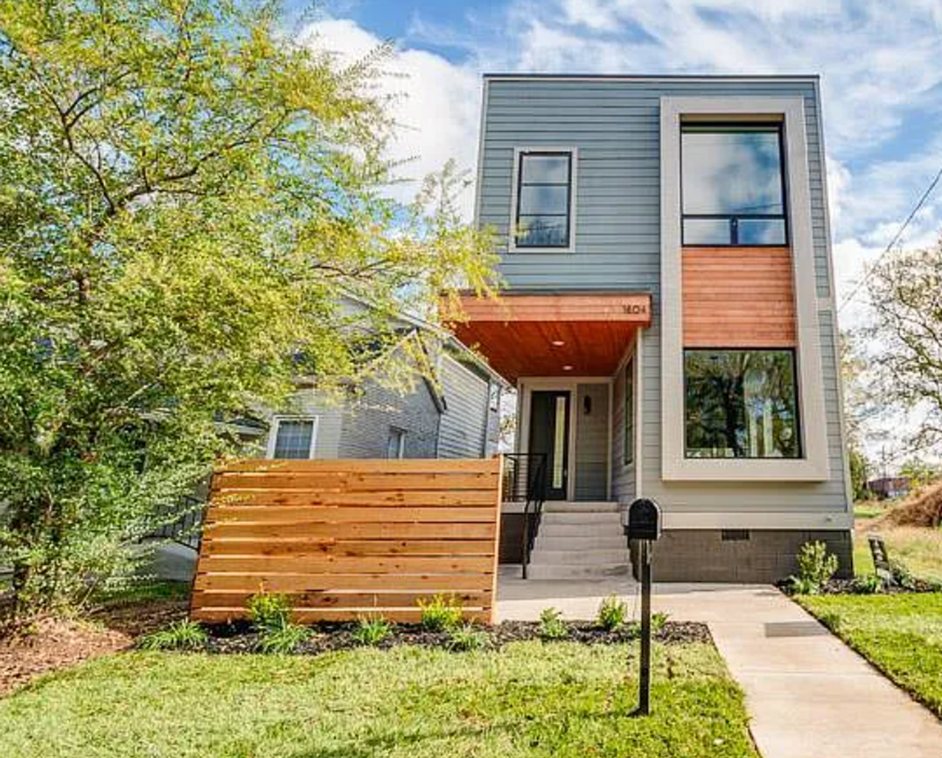 Primary Photo - Charming New Build in Germantown – Prime L...