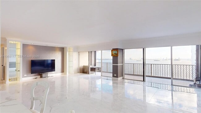 Foto del edificio - 1800 NE 114th St