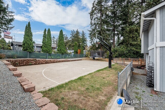 Building Photo - 4 br, 2.5 bath House - 4308 56TH Street Ct E