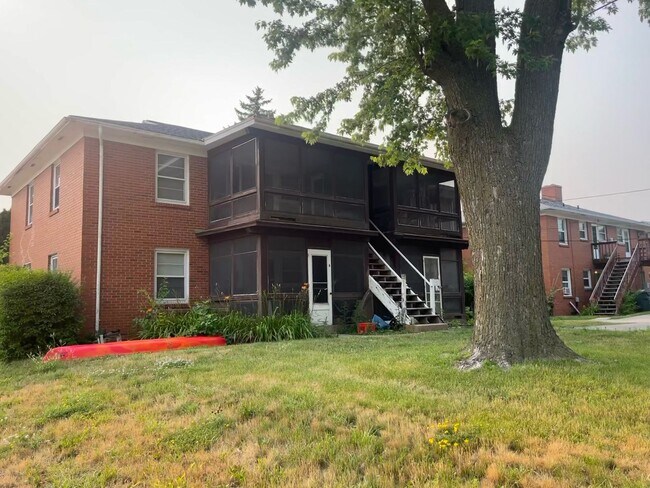 Foto del edificio - 1217 S Midvale Blvd