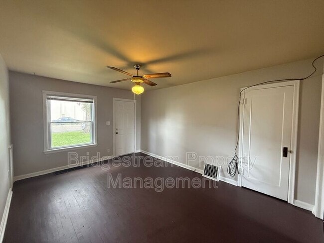 Building Photo - 506 Middle St