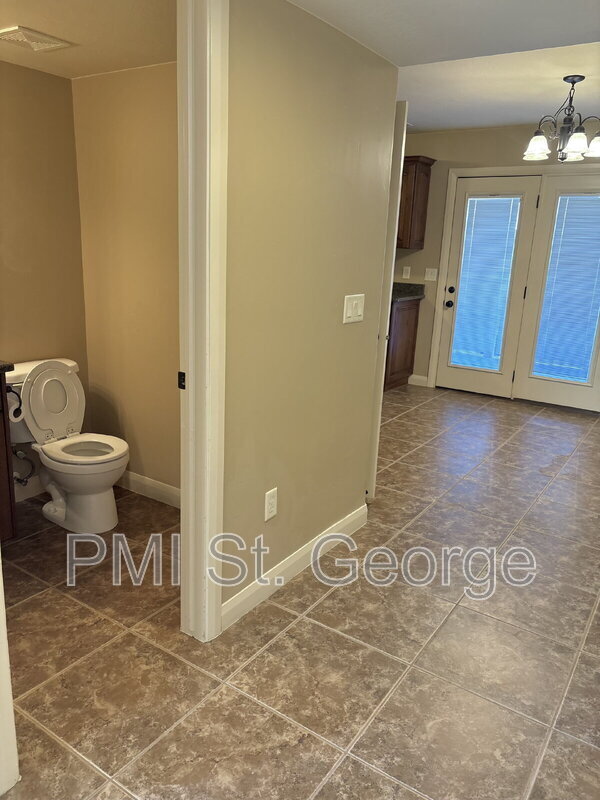 Foto del edificio - 340 1425 N St