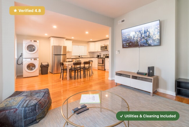 Foto del edificio - Furnished Private Bedroom in East Boston