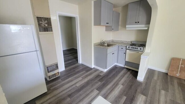 Building Photo - 1 bed 1 bath Sparks Apartment for Rent