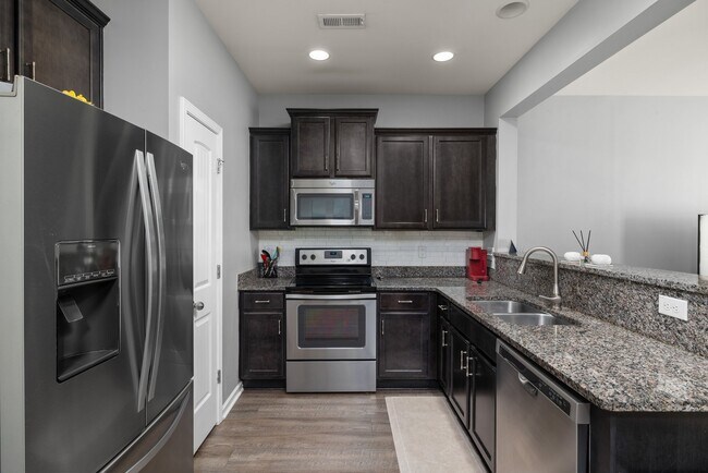 Foto del edificio - 4203 Virginia Colony Dr