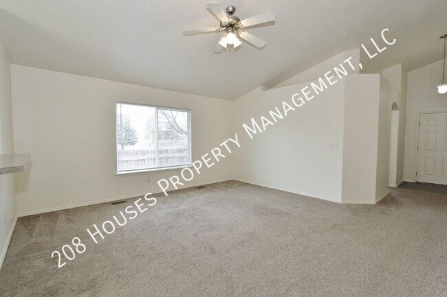 Building Photo - Immaculate Single-Level Home