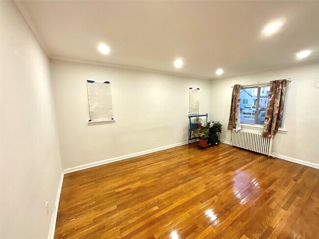 Foto del edificio - 81-35 251st St