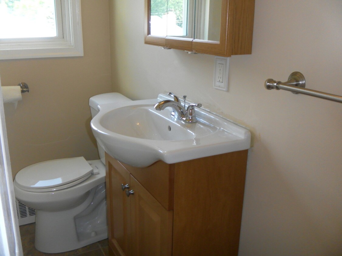 Primary Photo - 319 Lorewood Ave