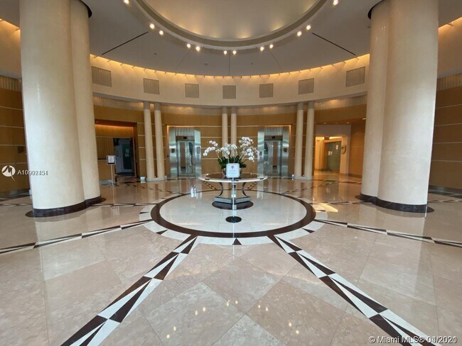 Building Photo - 2127 Brickell Ave
