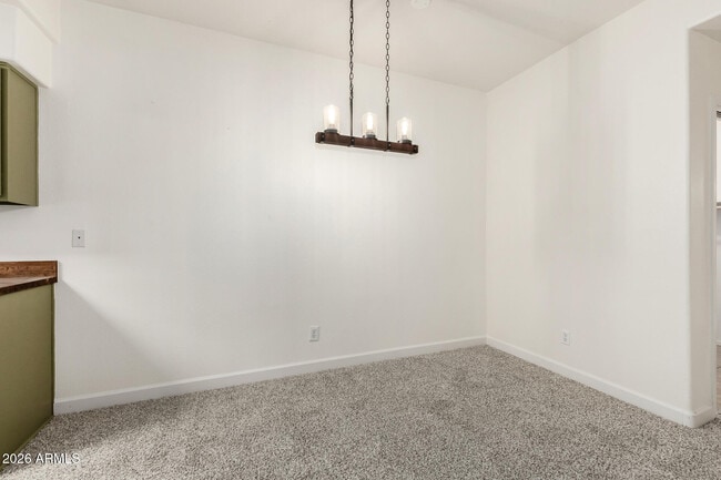 Building Photo - 743 E Pepper Dr