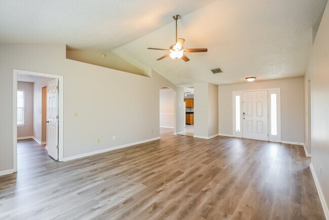 Building Photo - 4461 Cobblefield Cir W