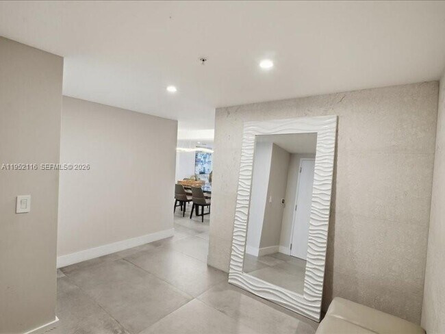 Foto del edificio - 330 Sunny Isles Blvd