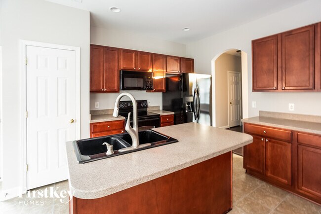 Building Photo - 8414 Dawson Ln
