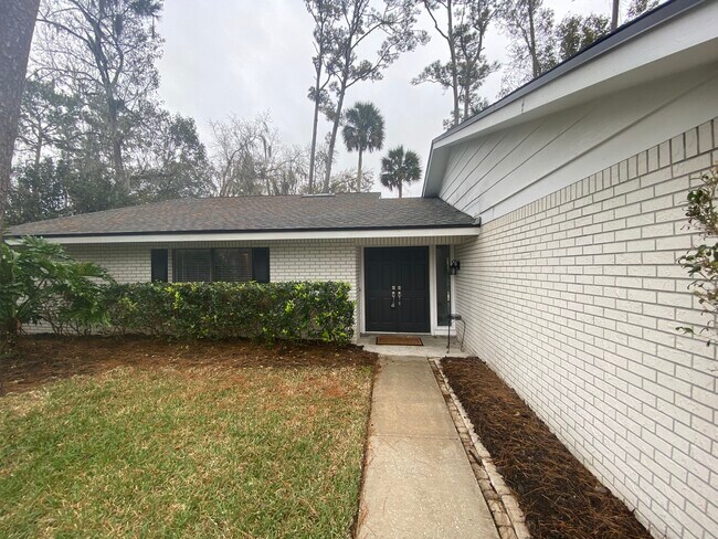 Building Photo - 104 Coral Ct