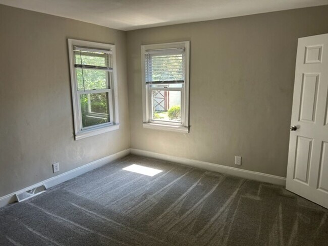 Foto del edificio - Renovated 3 Bedroom Near Casino & Naval Ho...