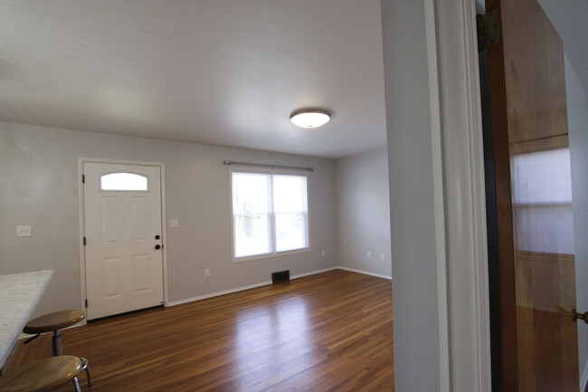 Building Photo - 1 Hubbard Ln