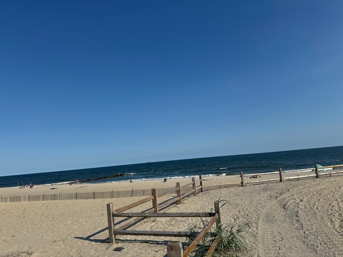 Primary Photo - 518 Beach 126th St