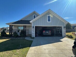 Building Photo - 507 Privet Ct