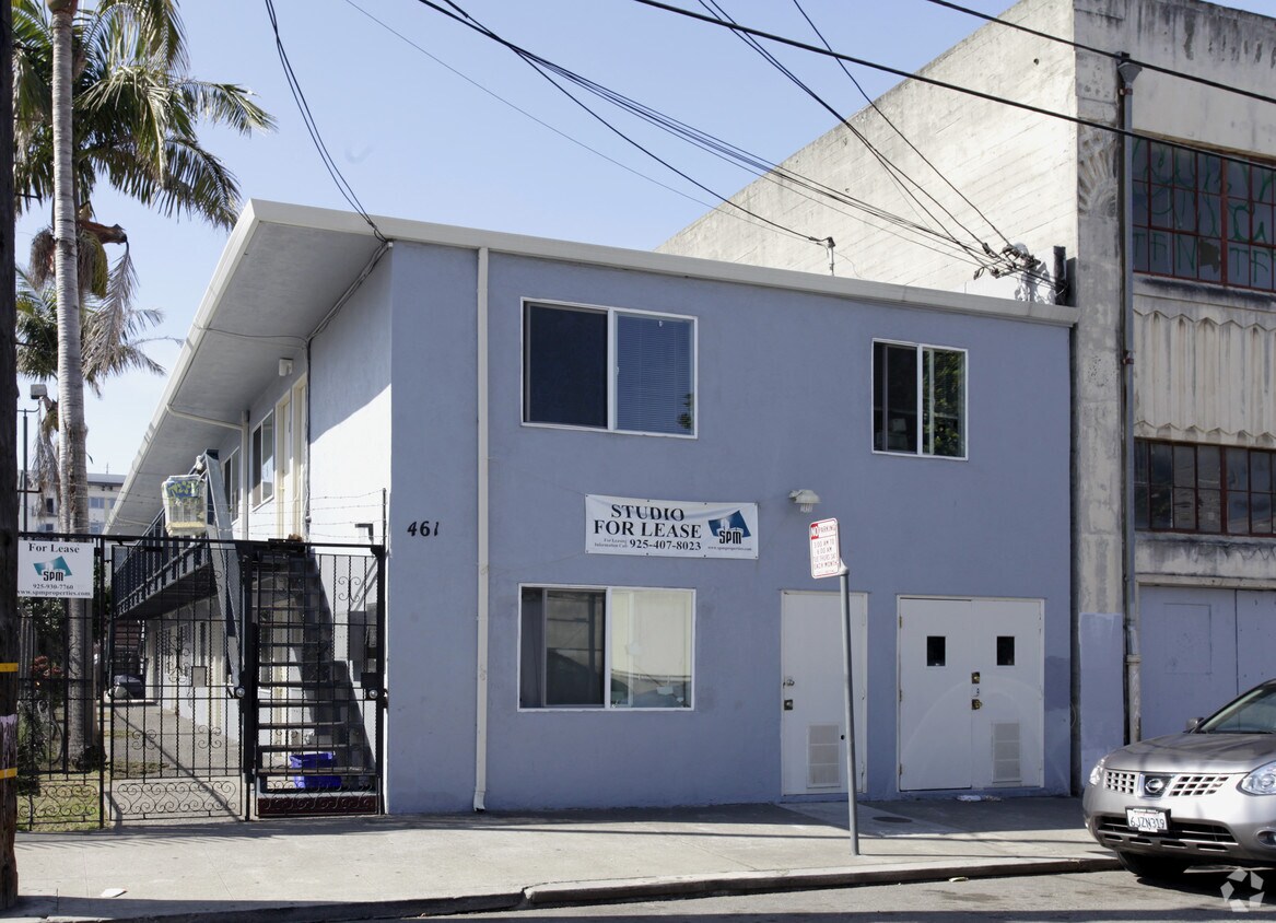 Primary Photo - Casa Blanca Apartments