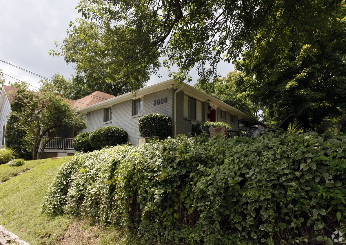 Foto principal - 2908 Burch Ave