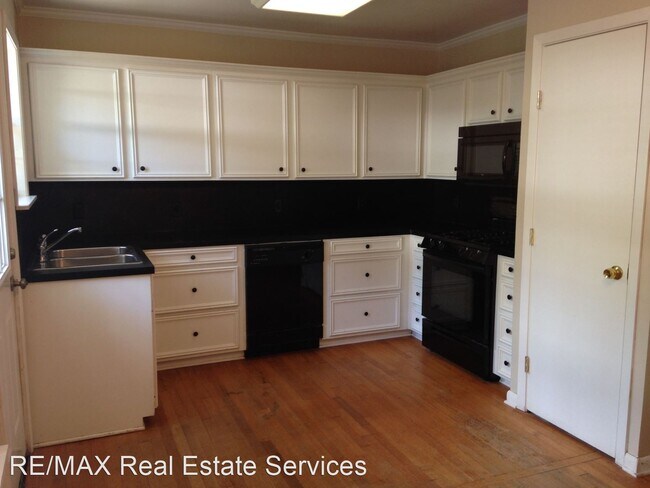 Building Photo - 2 br, 1 bath House - 3908 Akard