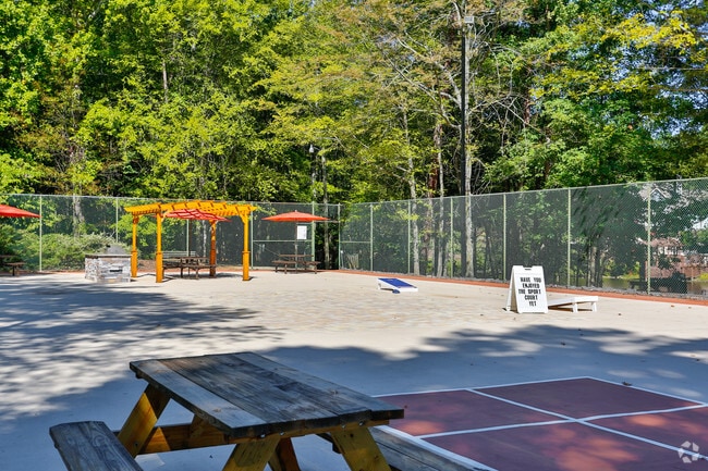 sports court - Radbourne Lake Apartments