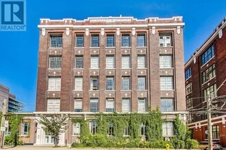 Building Photo - 245-245 Carlaw Ave