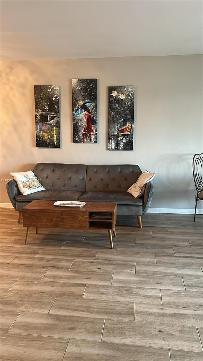 Foto del edificio - 215 SE 3rd Ave