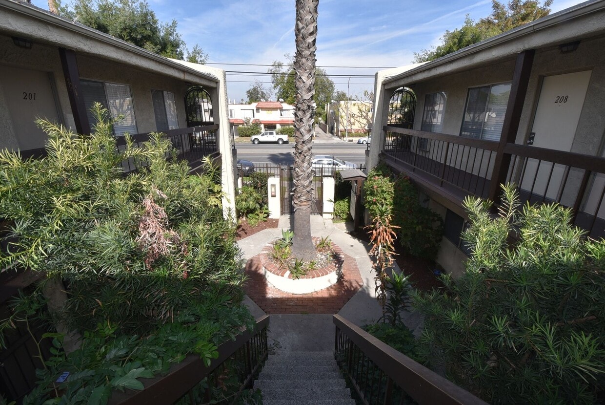 Building Photo - 13846 Sherman Way