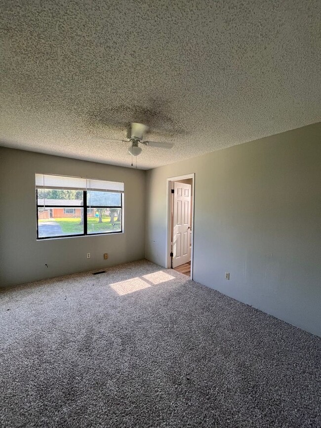 Building Photo - 5198 Danieli Dr N