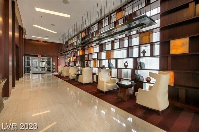 Foto del edificio - 4575 Dean Martin Dr