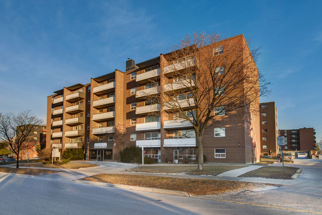 Building Photo - Strathroy Manor